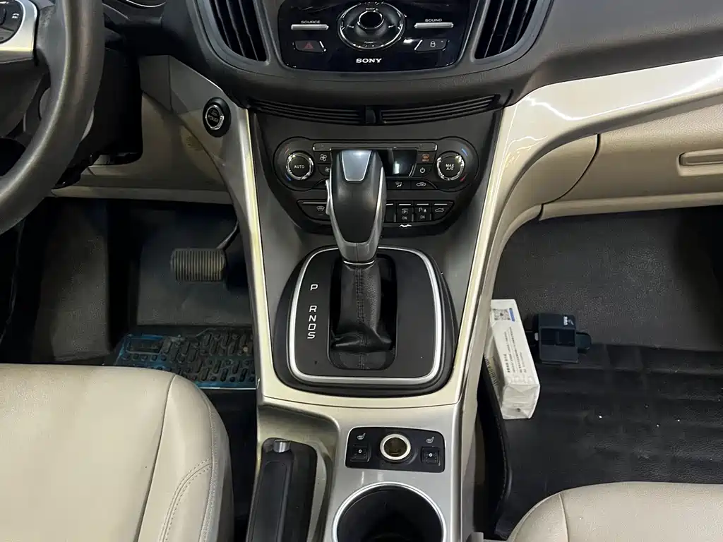 Ford Kuga — миниатюра 11