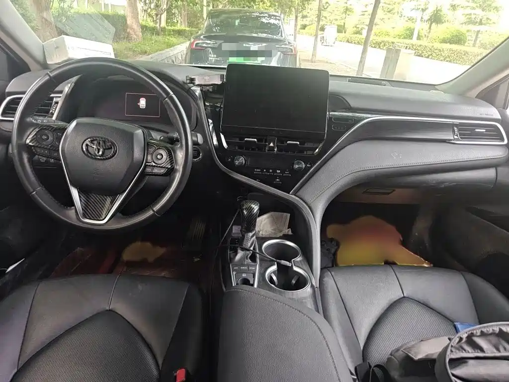 Toyota Camry — миниатюра 13