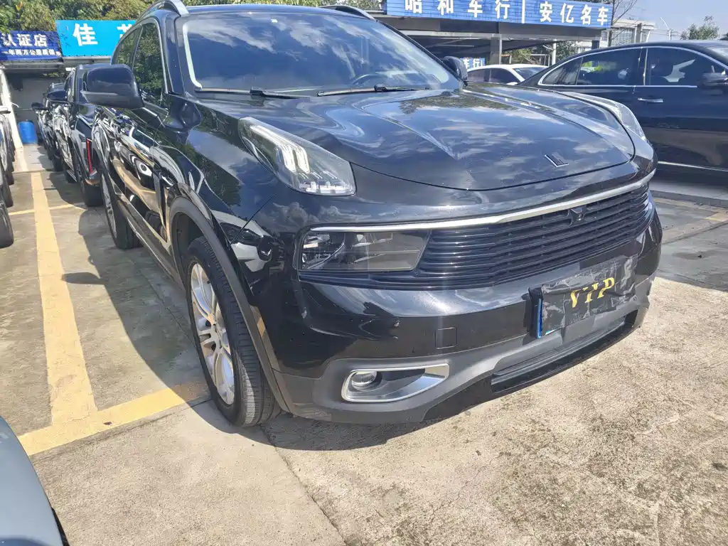 Lynk & Co 01 — миниатюра 3