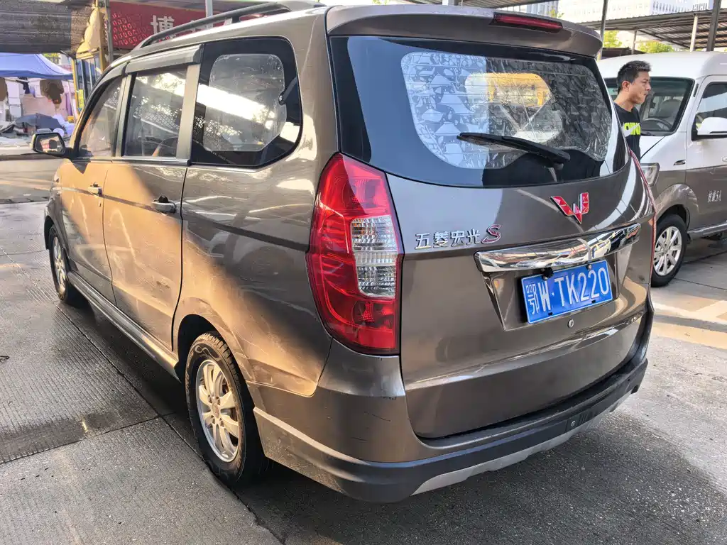 Wuling Hongguang — миниатюра 5