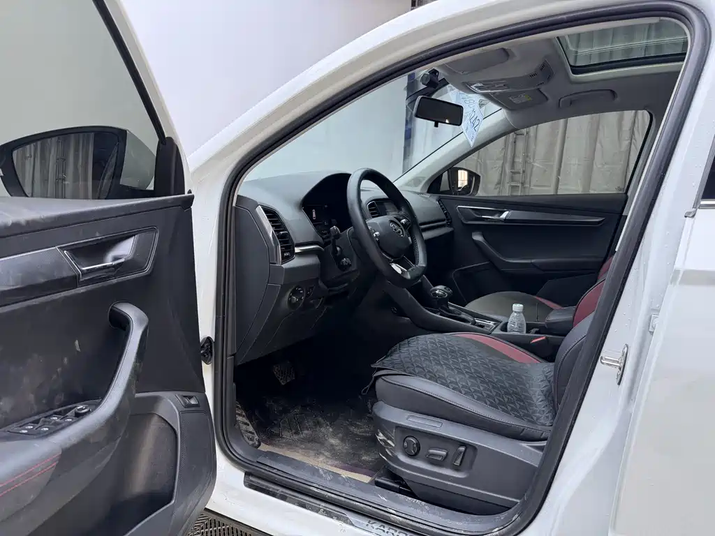 Skoda Karoq 2023 TSI280