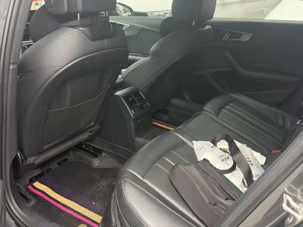 Audi A4L — миниатюра 5