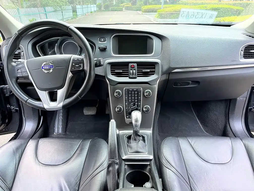 Volvo V40 — миниатюра 4