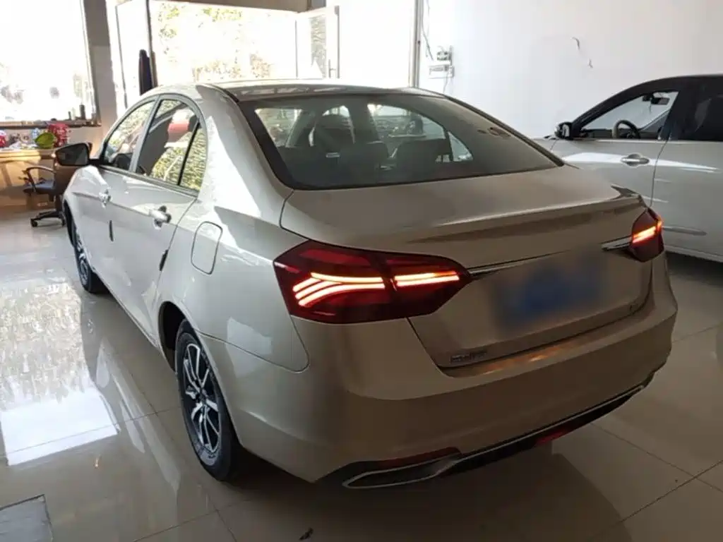 Geely Emgrand — миниатюра 5