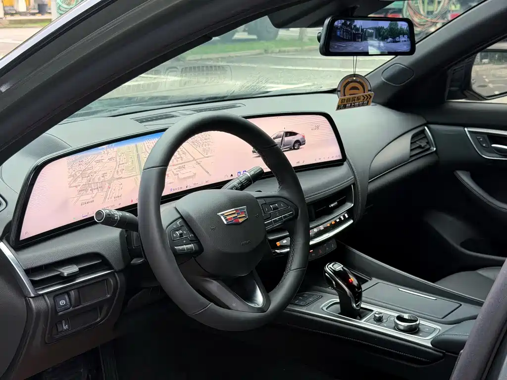 Cadillac CT5 — миниатюра 4
