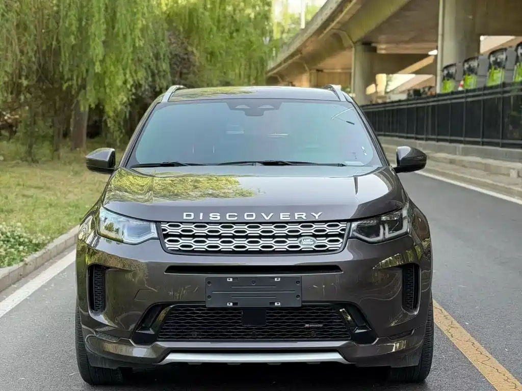 Land Rover Discovery Sport 2022 — фото 1