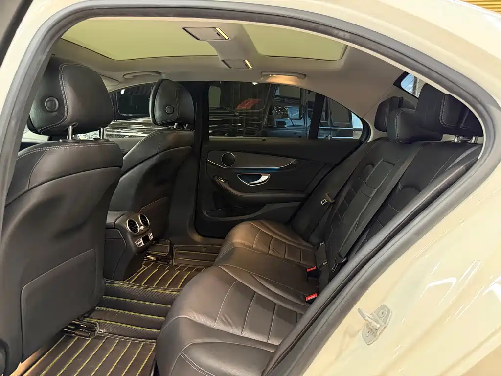 Mercedes-Benz C-Class — миниатюра 10