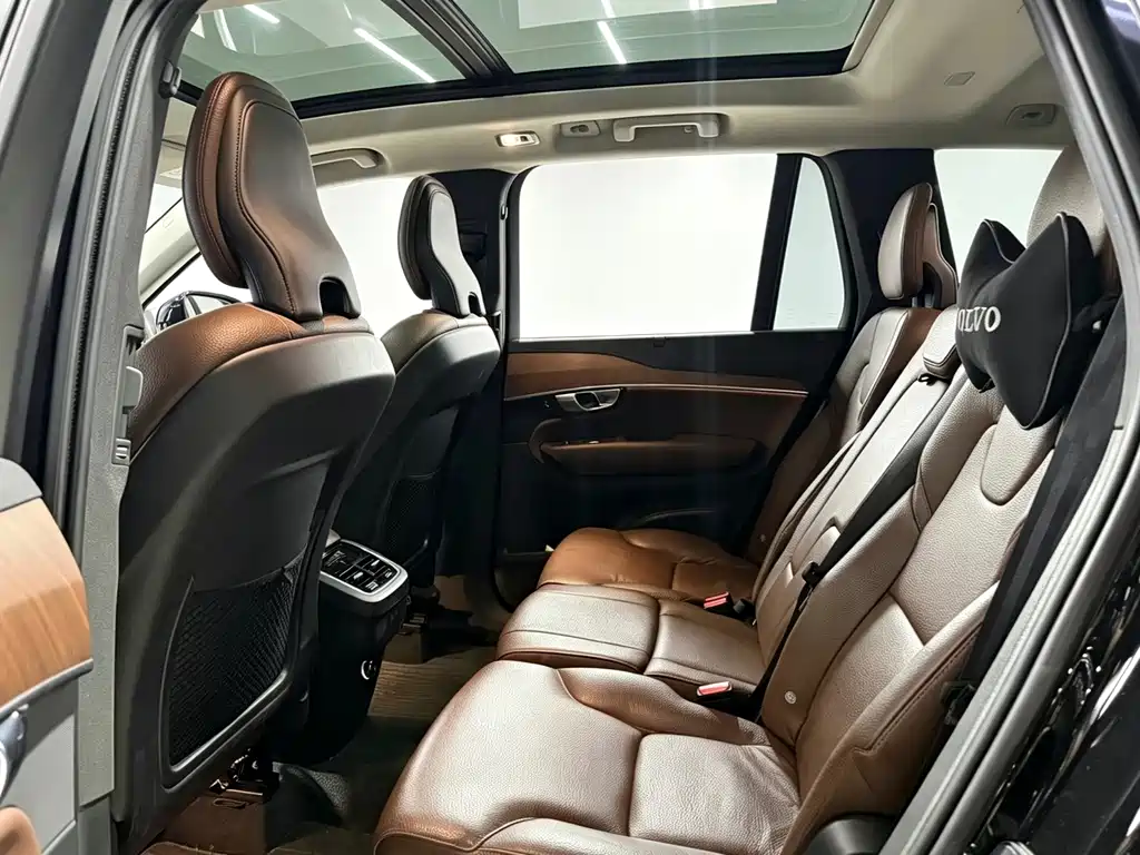 Volvo XC90 — миниатюра 8