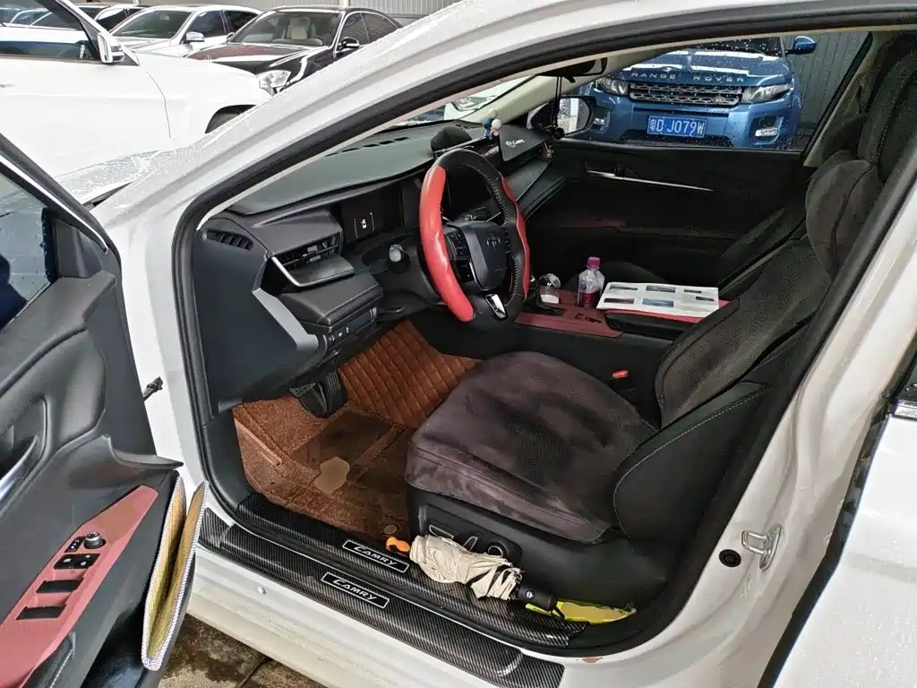 Toyota Camry — миниатюра 13
