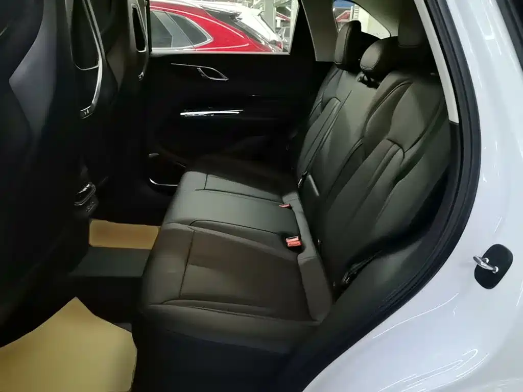 Hongqi Hongqi HS3 PHEV — миниатюра 17