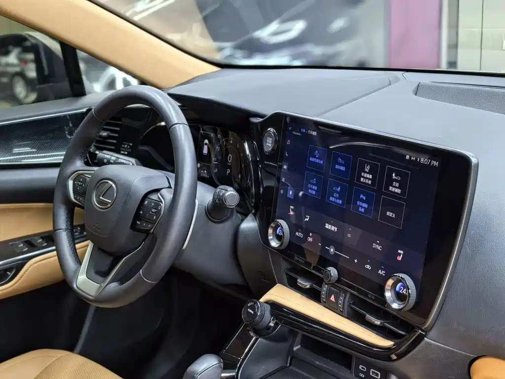 Lexus NX — миниатюра 23
