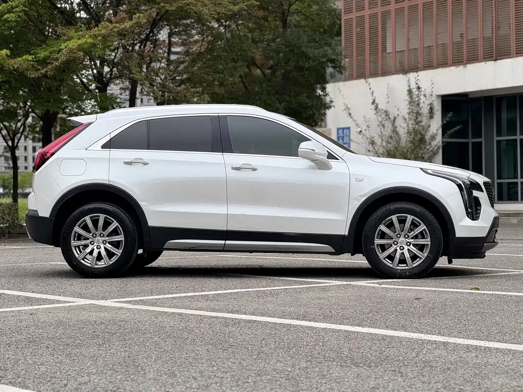 Cadillac XT4 — миниатюра 8
