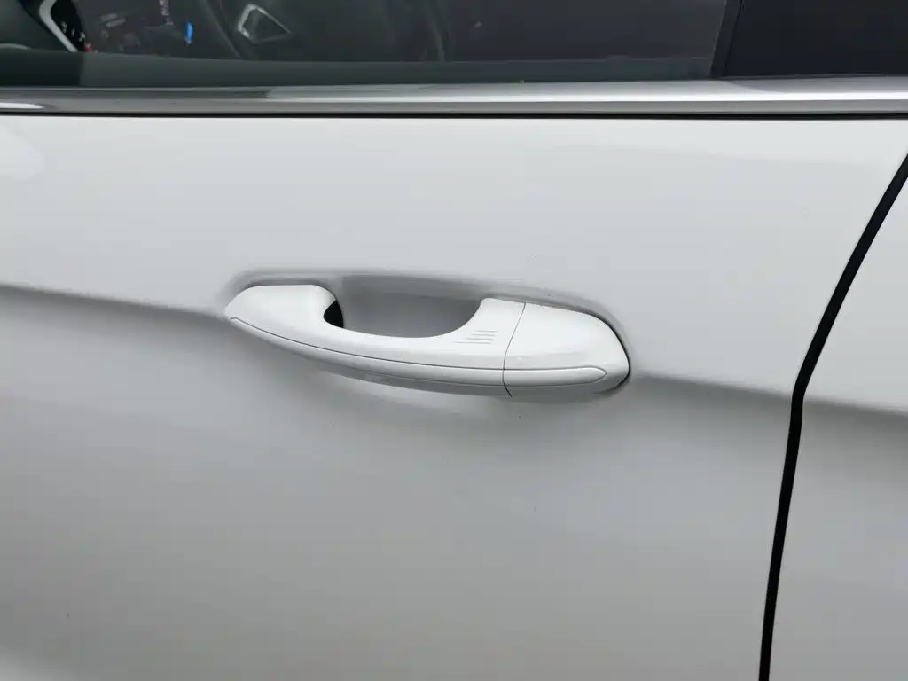 Ford Edge — миниатюра 18