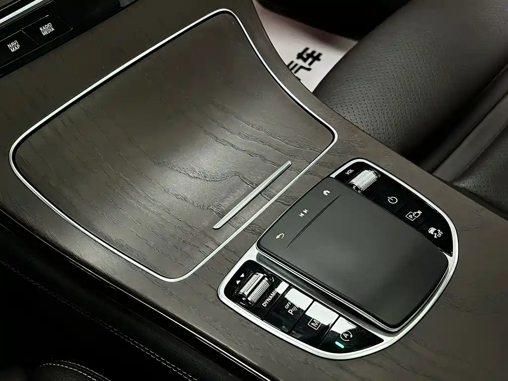 Mercedes-Benz GLC — миниатюра 43