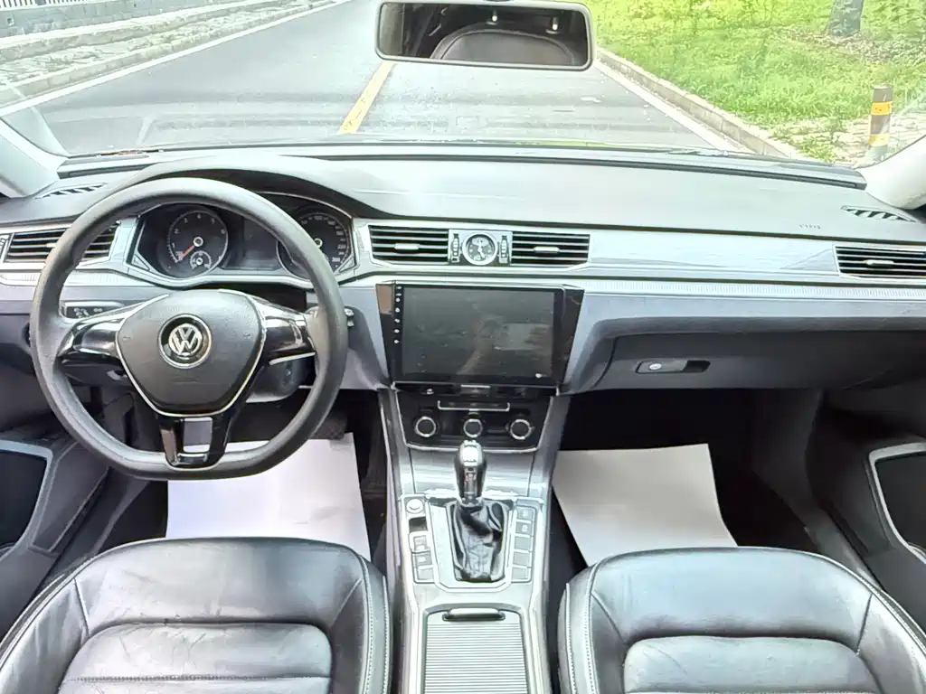 Volkswagen Passat 2017 330TSI DSG