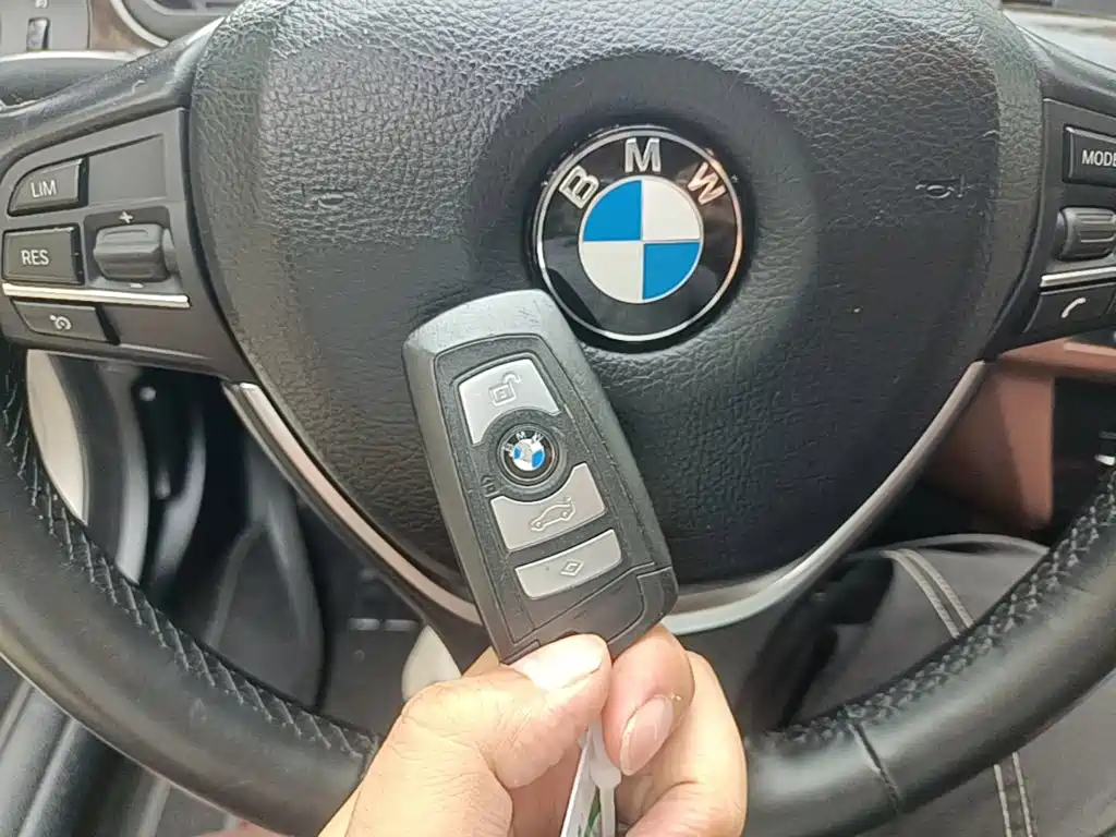 BMW 5 Series — миниатюра 9