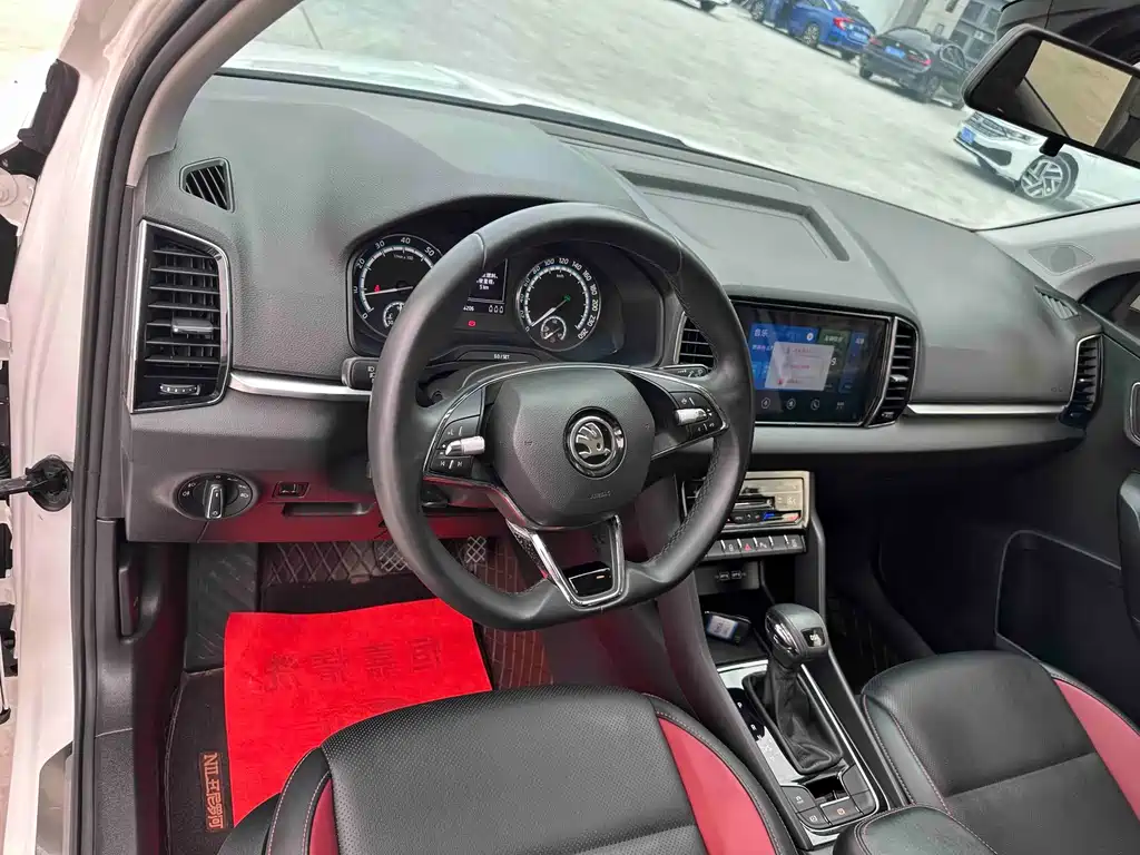Skoda Karoq — миниатюра 12
