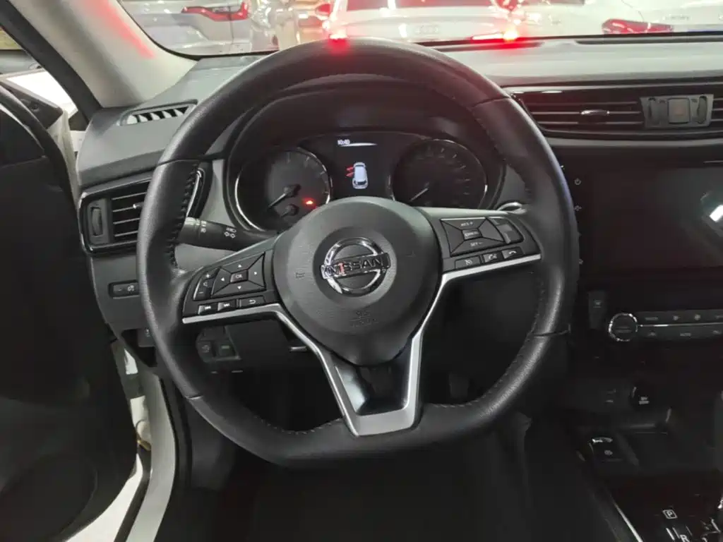 Nissan X-Trail — миниатюра 11