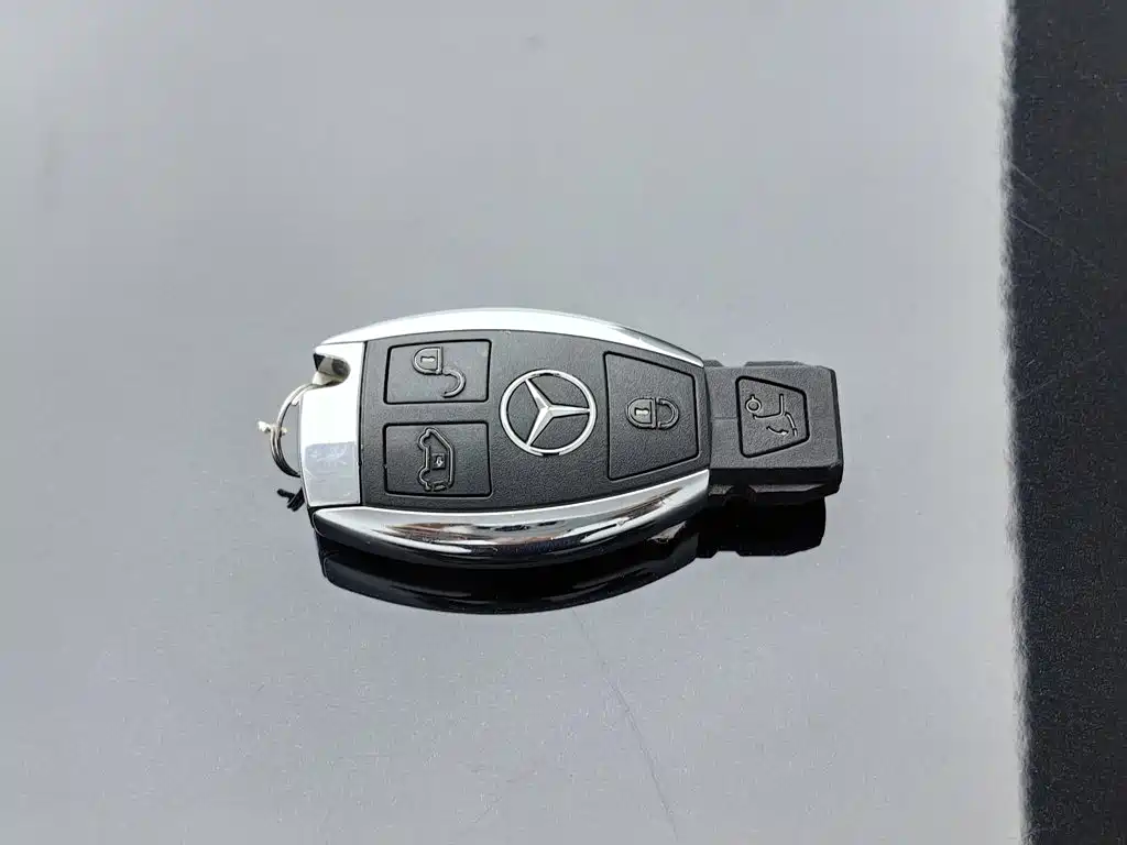 Mercedes-Benz V-Class — миниатюра 19