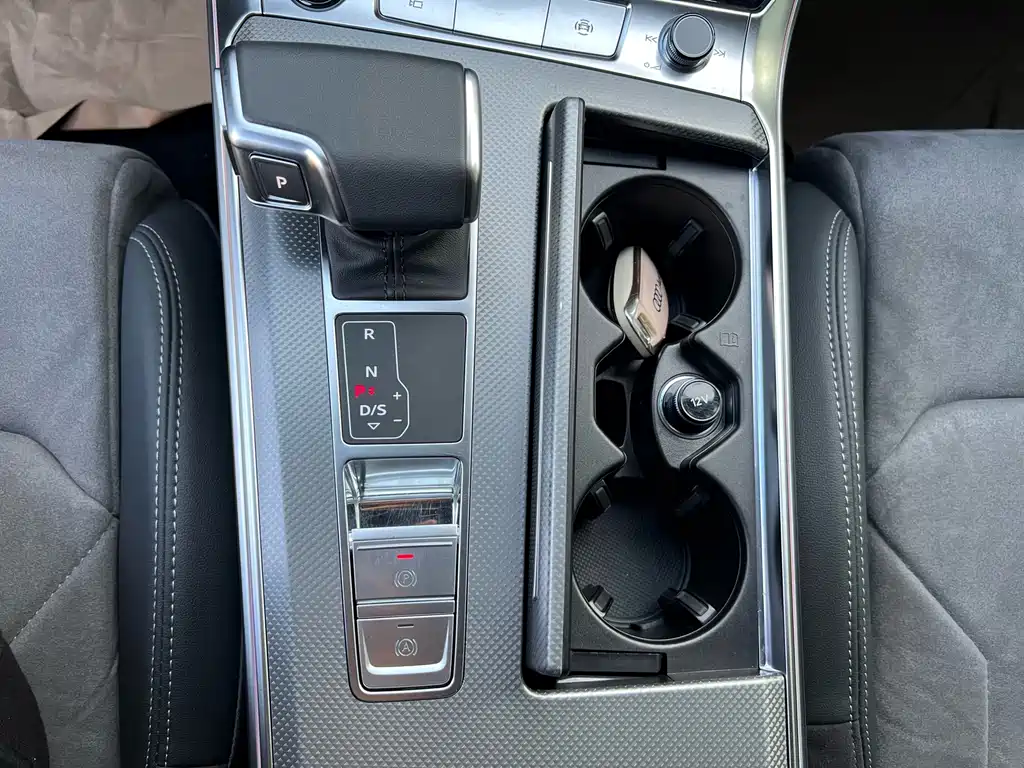 Audi A6L — миниатюра 13