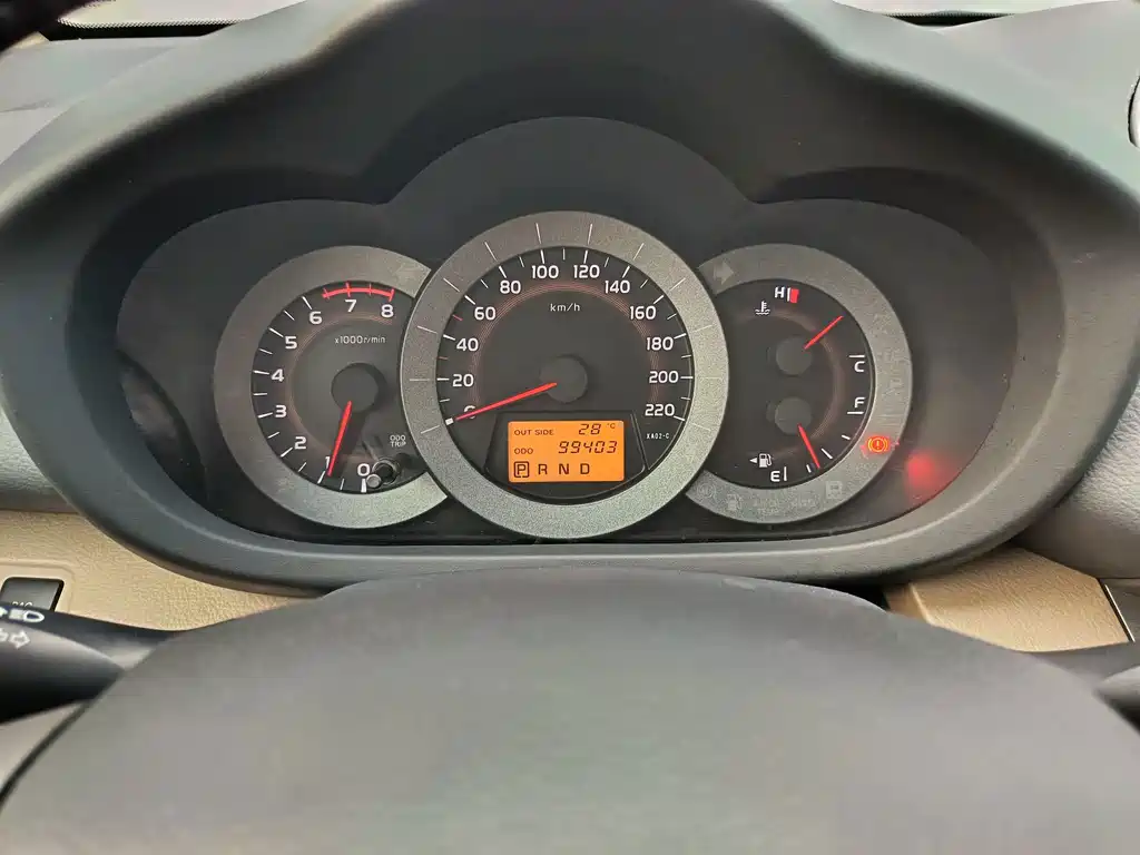 Toyota RAV4 — миниатюра 9