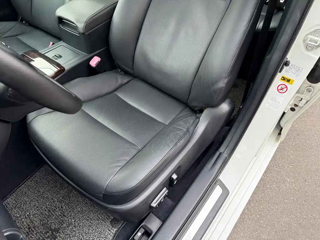 Toyota Camry 2015 2.0G Lead