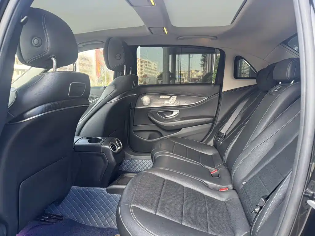 Mercedes-Benz E-Class — миниатюра 17