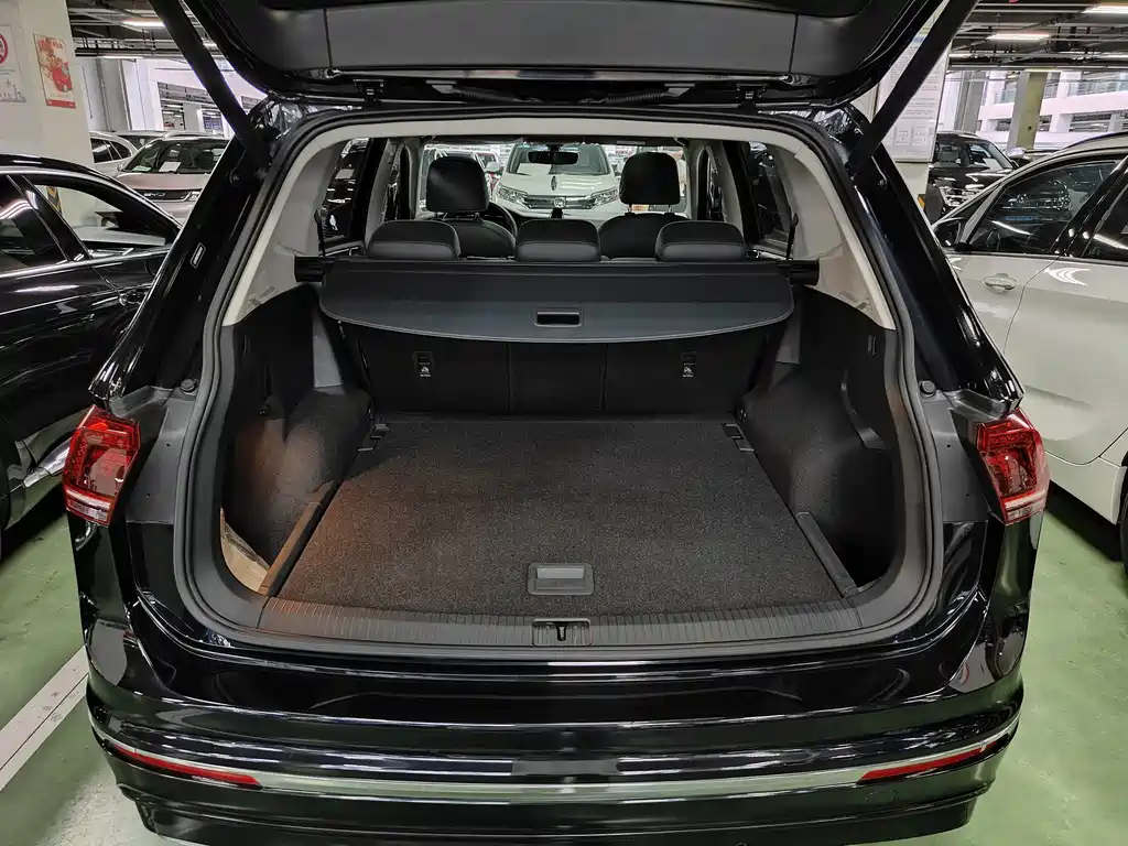 Volkswagen Tiguan L — миниатюра 17