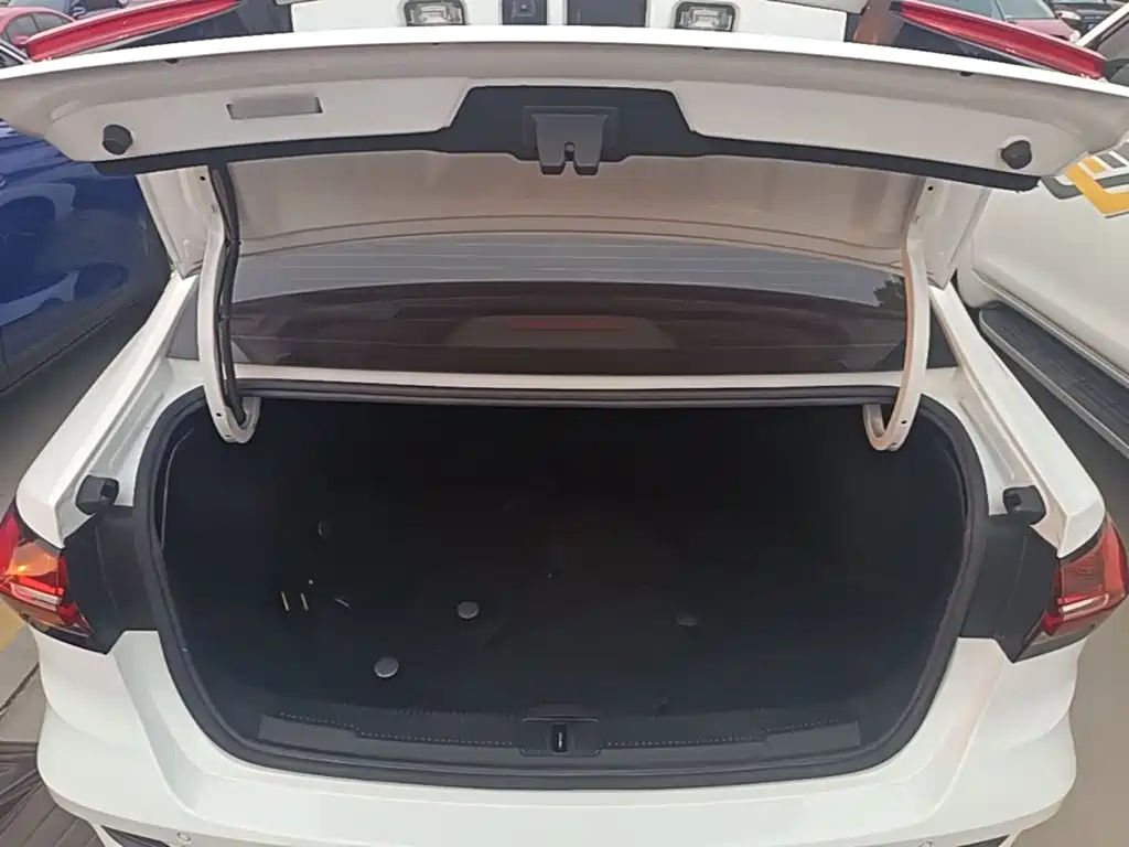 Roewe i5 — миниатюра 19