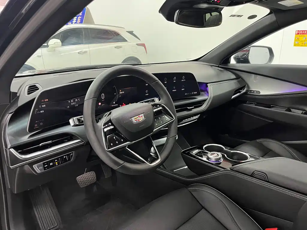 Cadillac GT4 — миниатюра 5