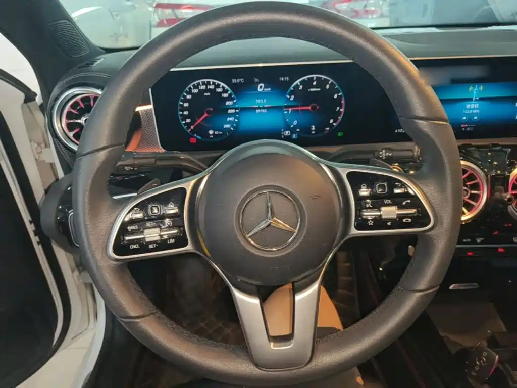 Mercedes-Benz A-Class — миниатюра 11