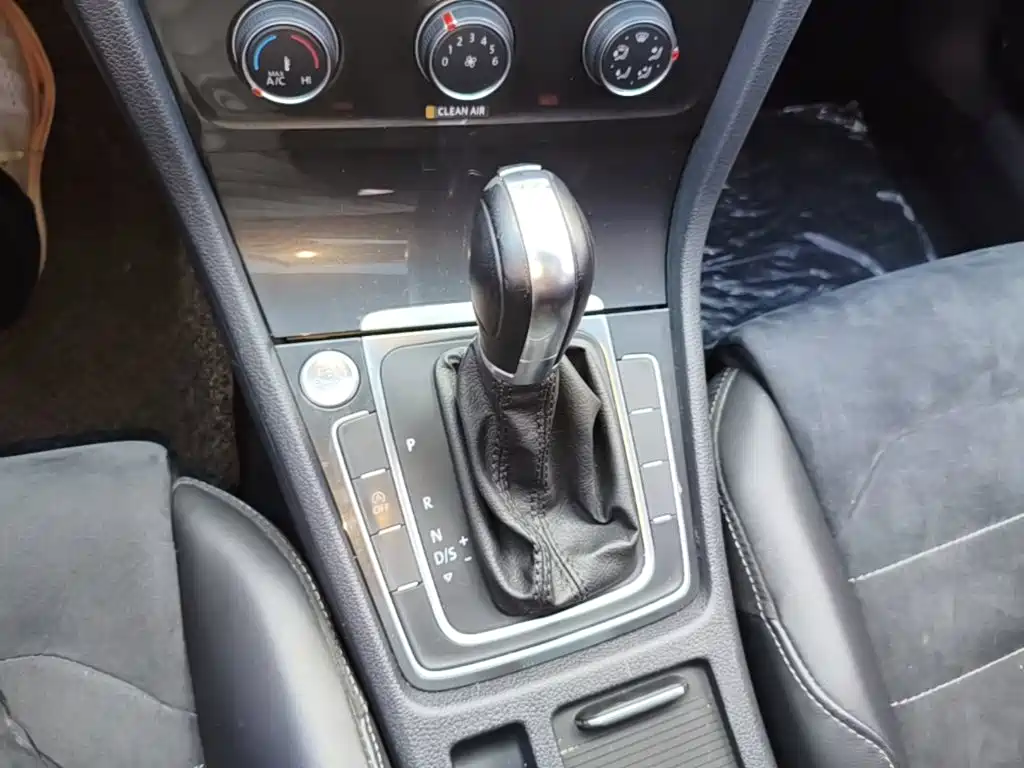 Volkswagen Golf — миниатюра 14