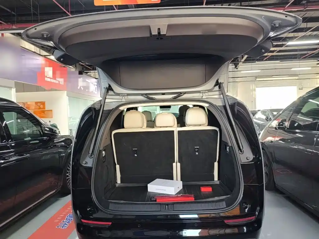 Li Auto Li MEGA — миниатюра 19