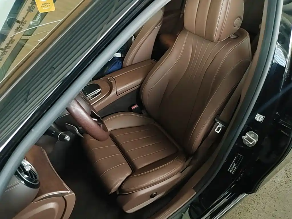 Mercedes-Benz E-Class — миниатюра 15