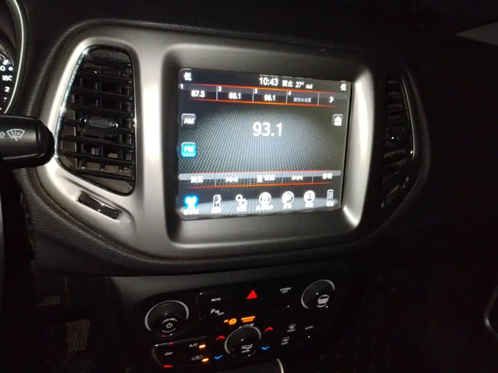 Jeep Compass — миниатюра 6
