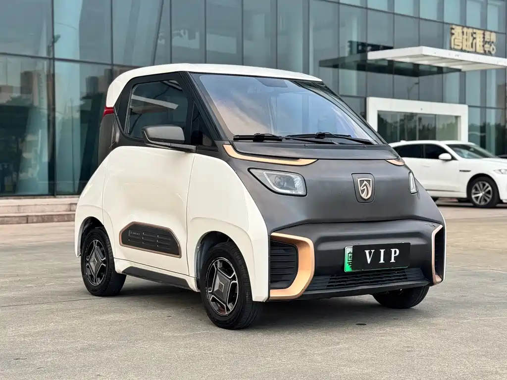 BAOJUN E200