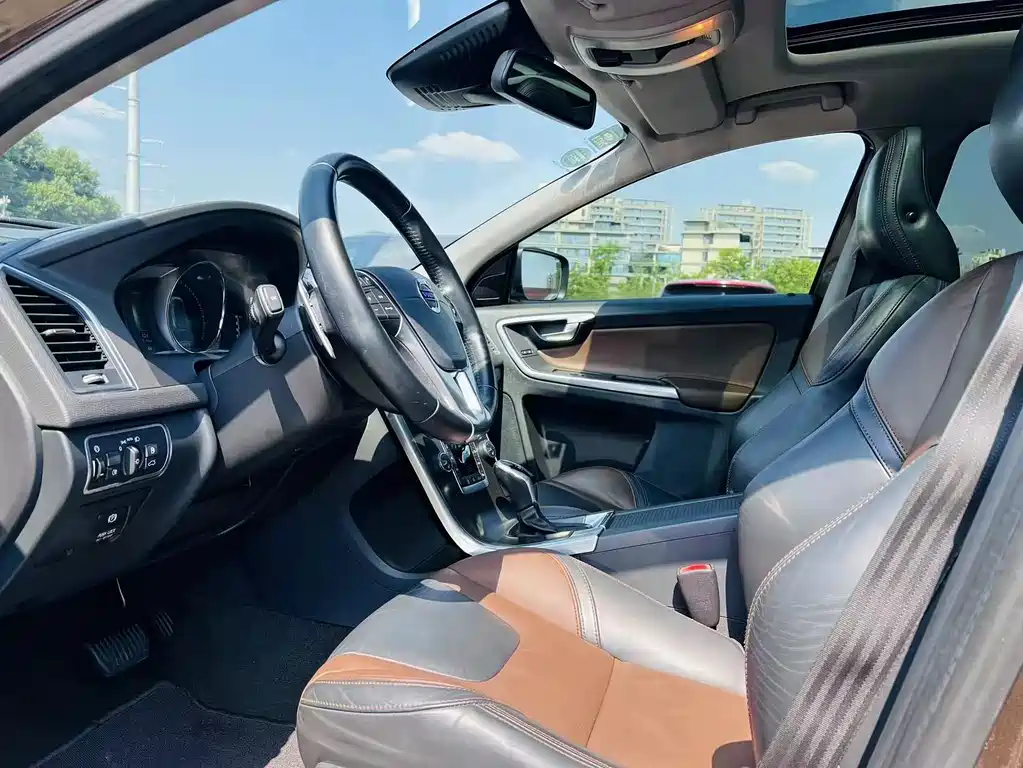 Volvo XC60 2015 T5