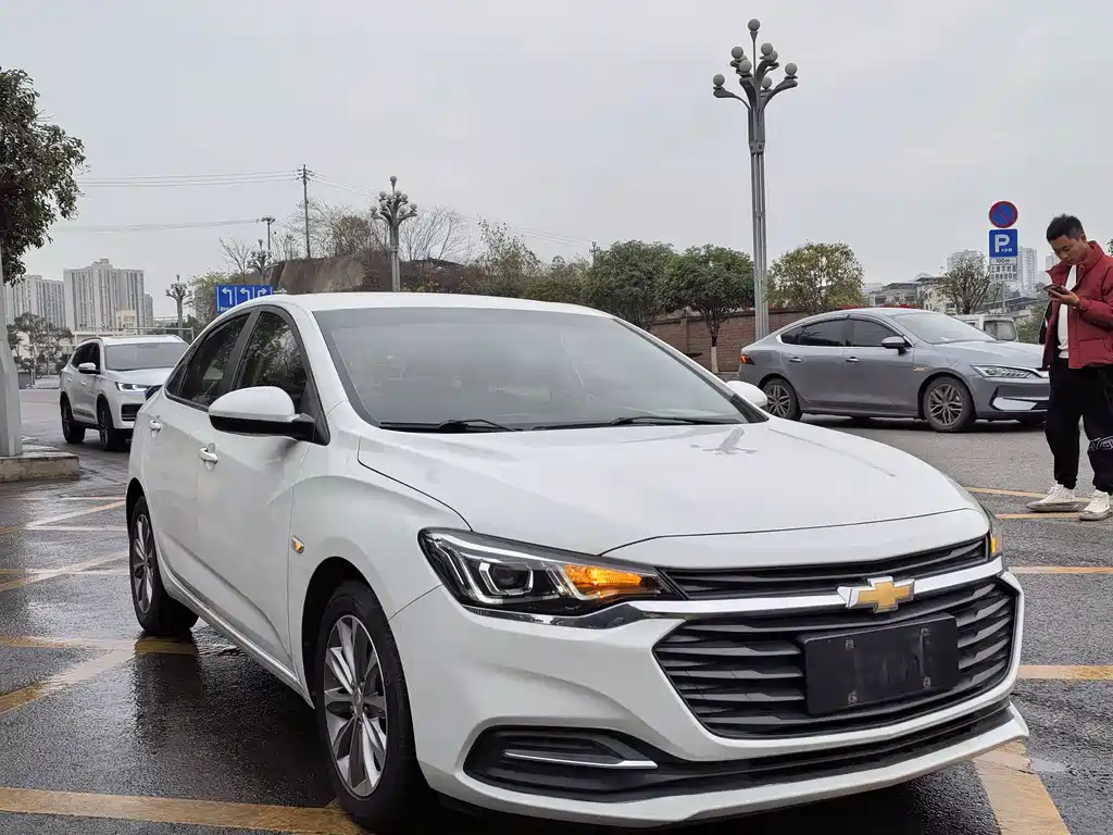CHEVROLET CRUZE
