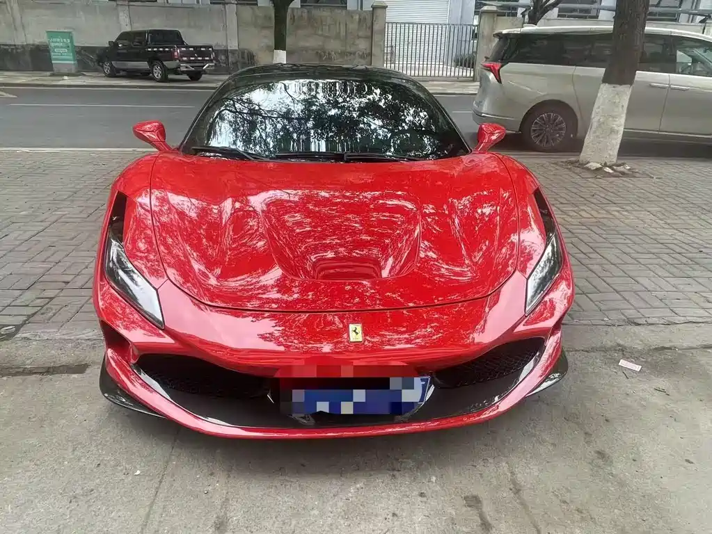 FERRARI F8