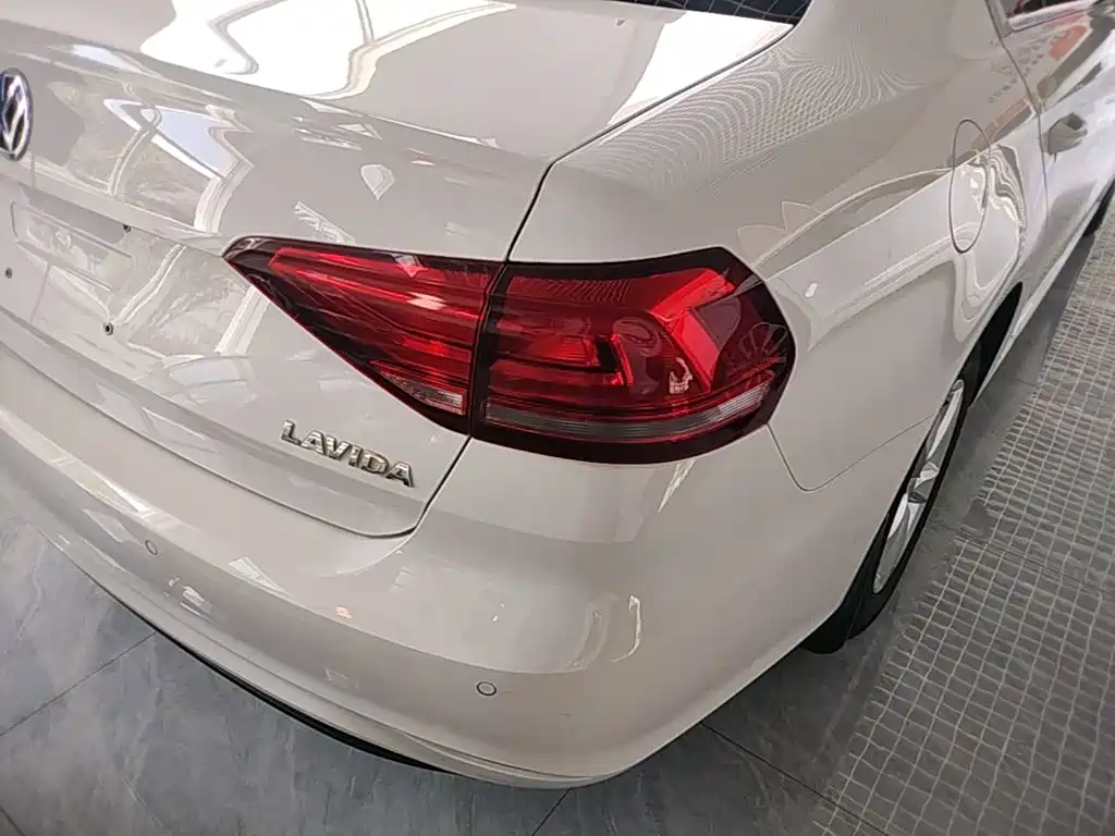 Volkswagen Lavida — миниатюра 8