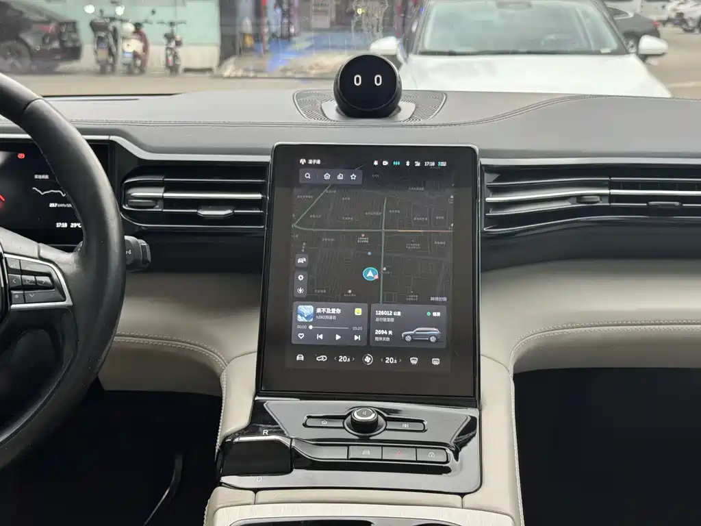 NIO ES8 — миниатюра 13