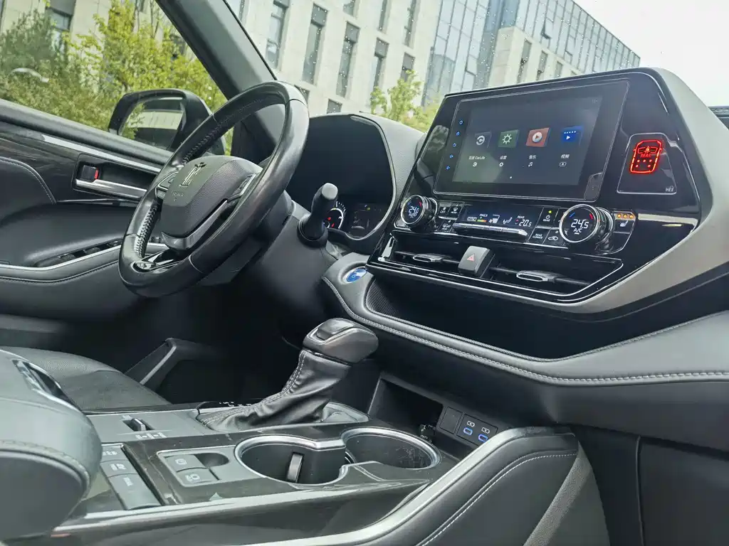Toyota Crown Kluger — миниатюра 11