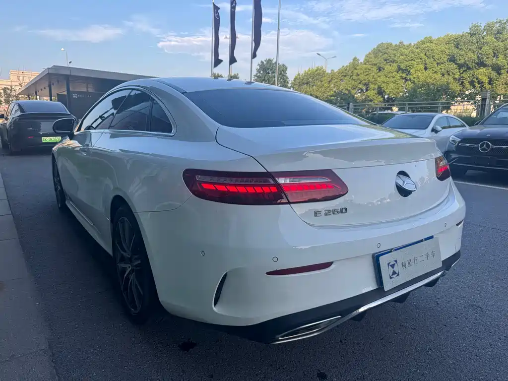 Mercedes-Benz E-Class (Import) — миниатюра 9