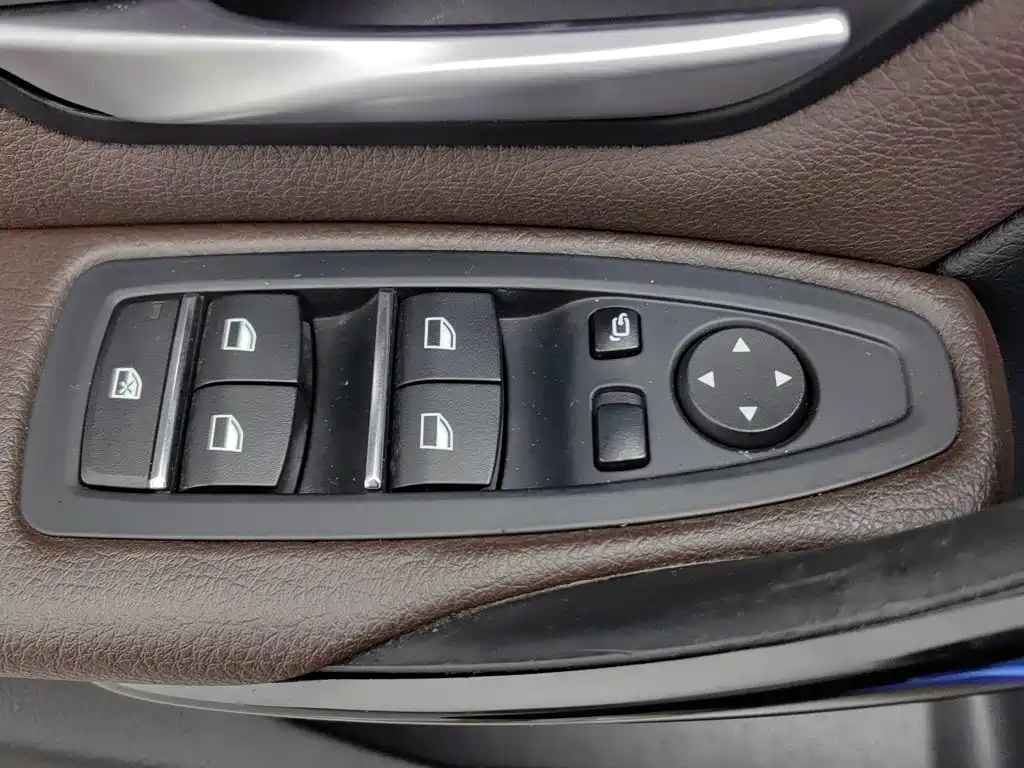 BMW 3 Series — миниатюра 9