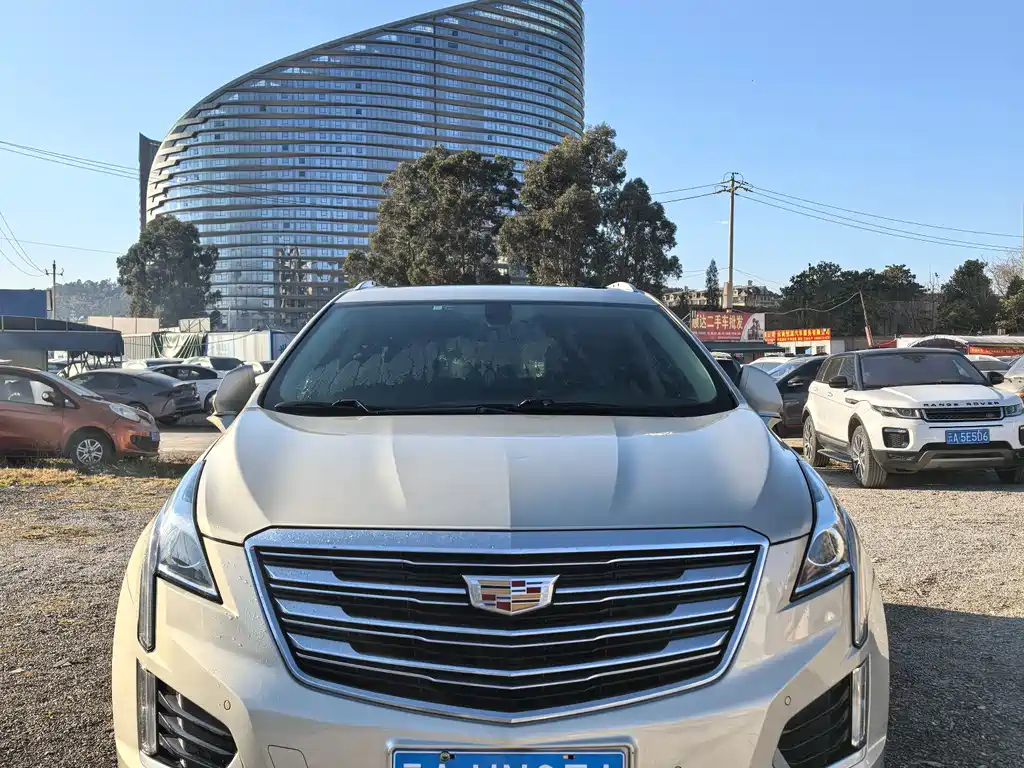 CADILLAC XT5