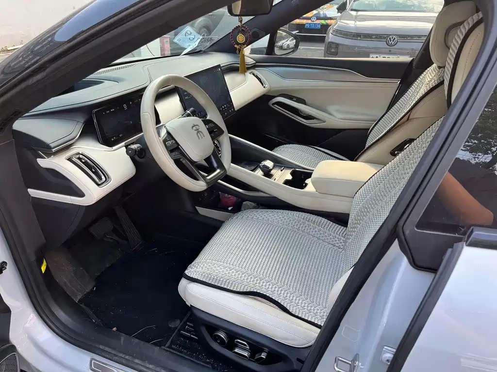 BYD L EV — миниатюра 7