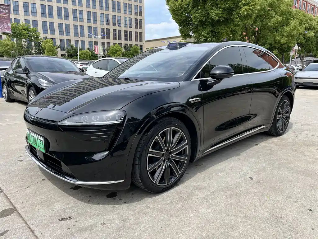 Luxeed Zhijie R7 2025