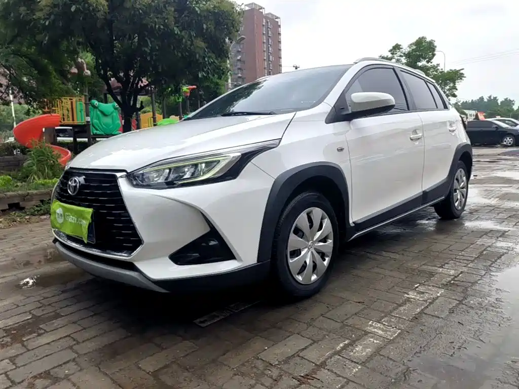 Toyota Yaris L 2022