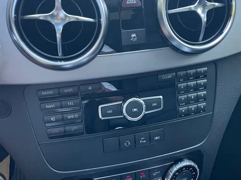 Mercedes-Benz GLK-Class — миниатюра 10