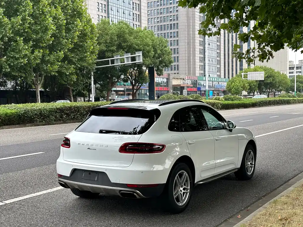 Porsche Macan — миниатюра 20